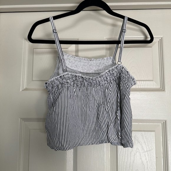 Volcom Black and White Crop Top - Medium - Picture 4 of 6